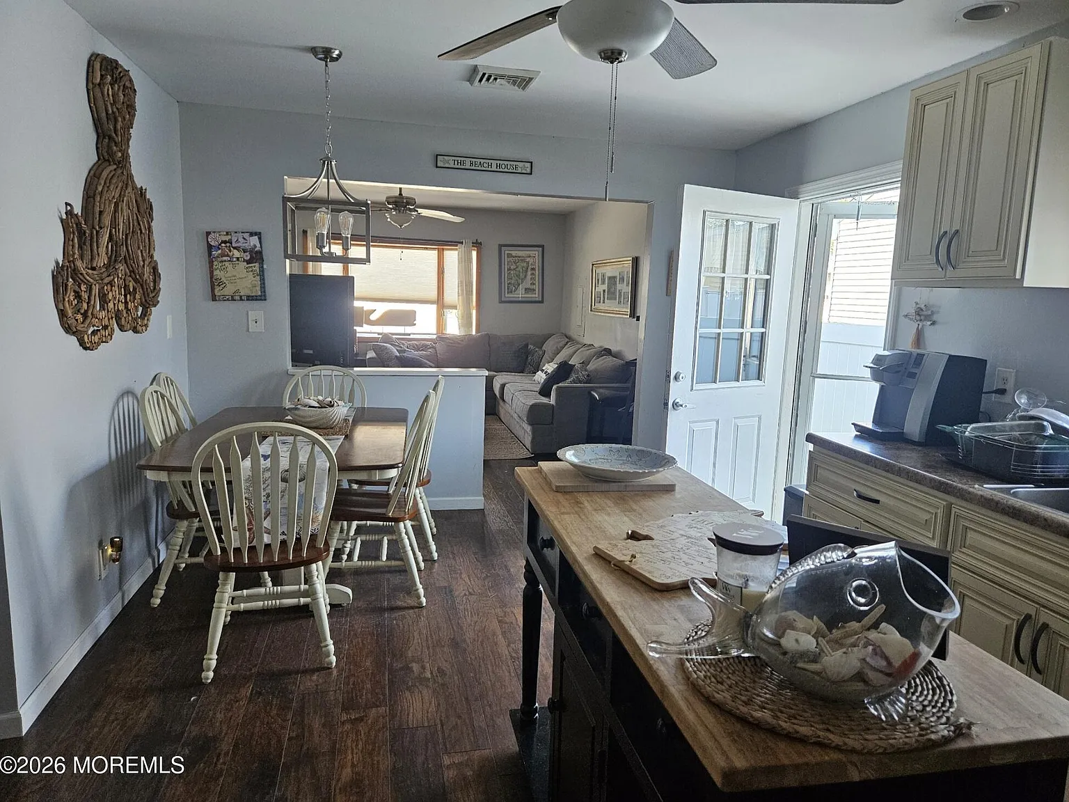 3 bed, 1.5 bath, 1200 sqft, $2,400 — Photo 4