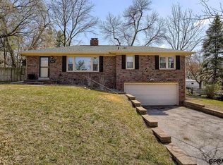 9213 Hickory St, Omaha, NE 68124