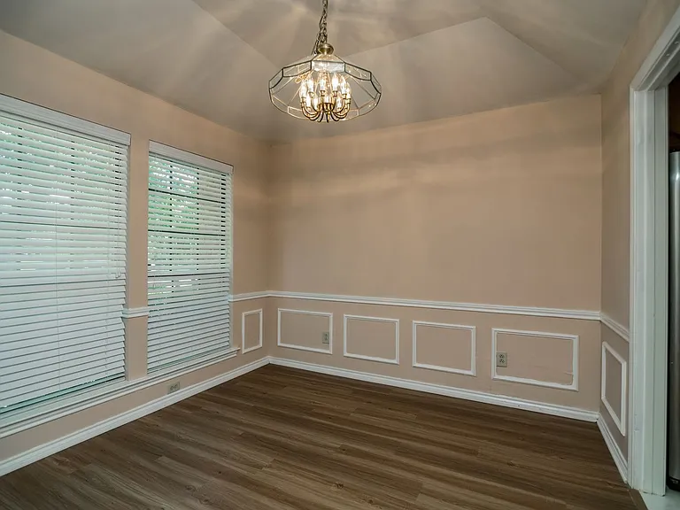 3624 Amanda Cir — Photo 4