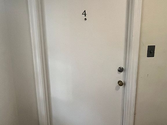 5th image of 7080 Eastlawn Dr #4