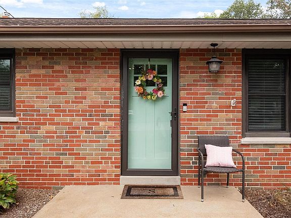 3rd image of 9781 Twin Vista Dr