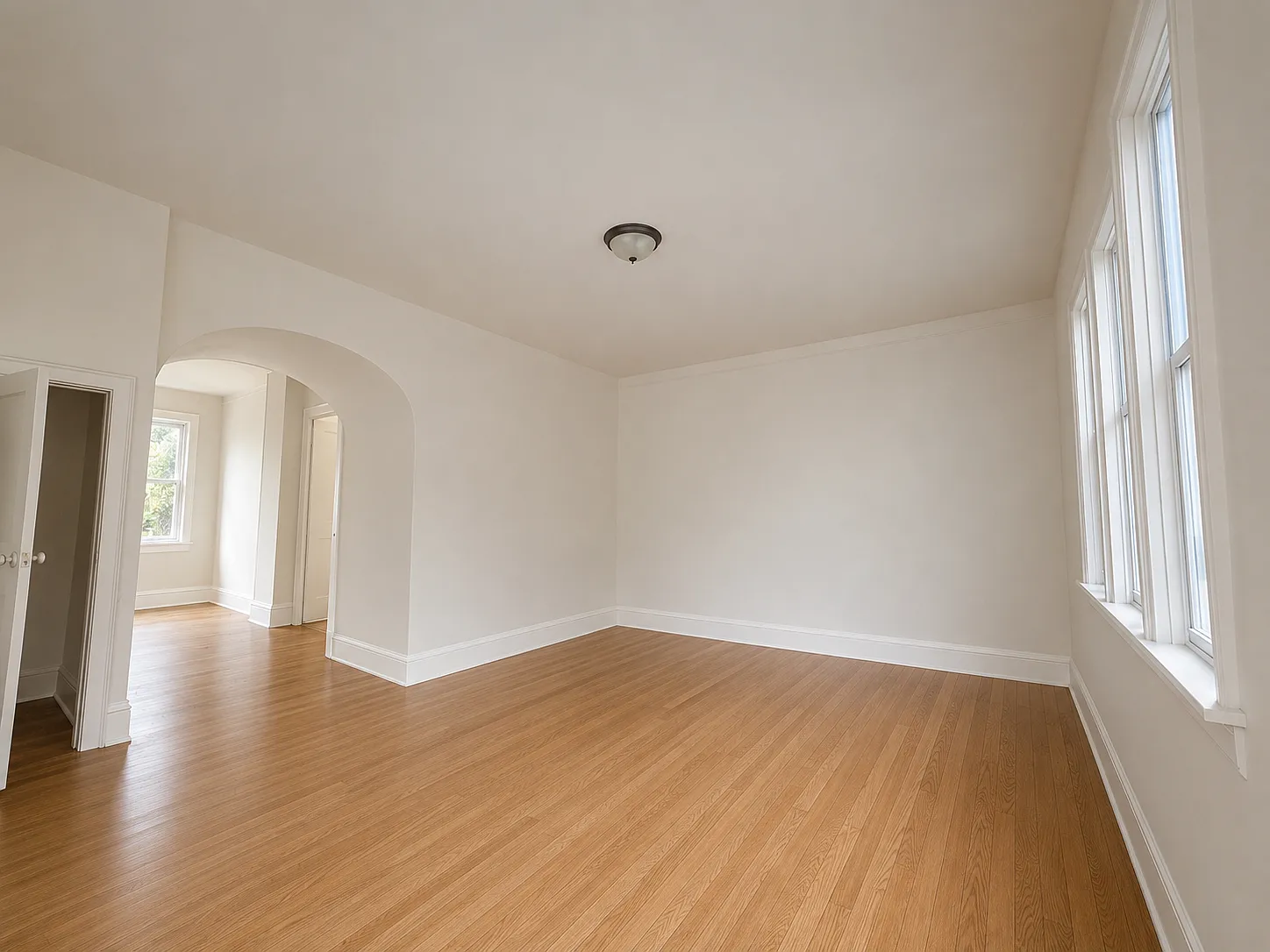 3 bed, 1.5 bath, 1300 sqft, $2,300 — Photo 3