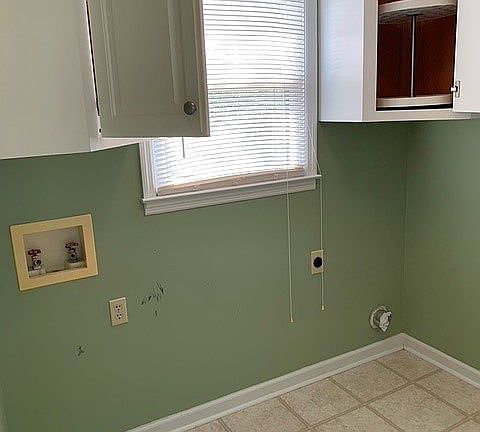 3rd image of 240 Nixon Rd