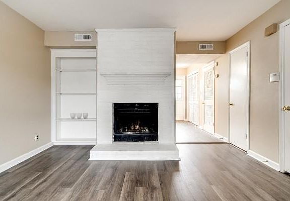 3rd image of 219 Edgewood Dr