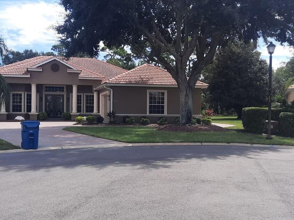 2nd image of 8359 Sherman Cir