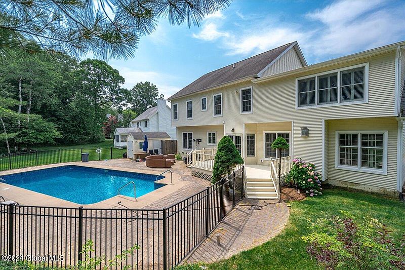 5th image of 45 Turnberry Drive