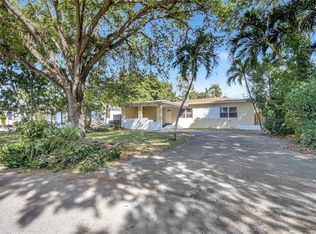 6433 Wiley St, Hollywood, FL 33023
