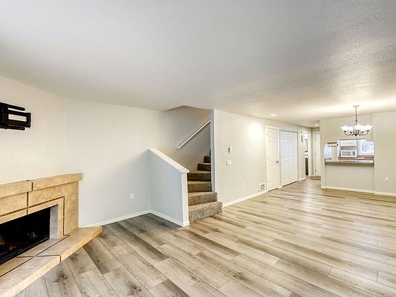 4th image of 14131 Admiralty Way APT B