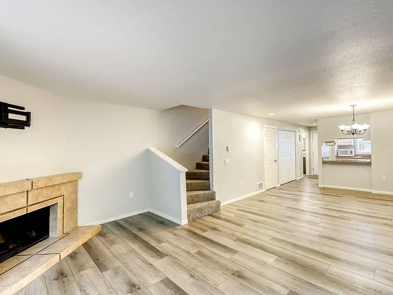 14131 Admiralty Way #B — Photo 4