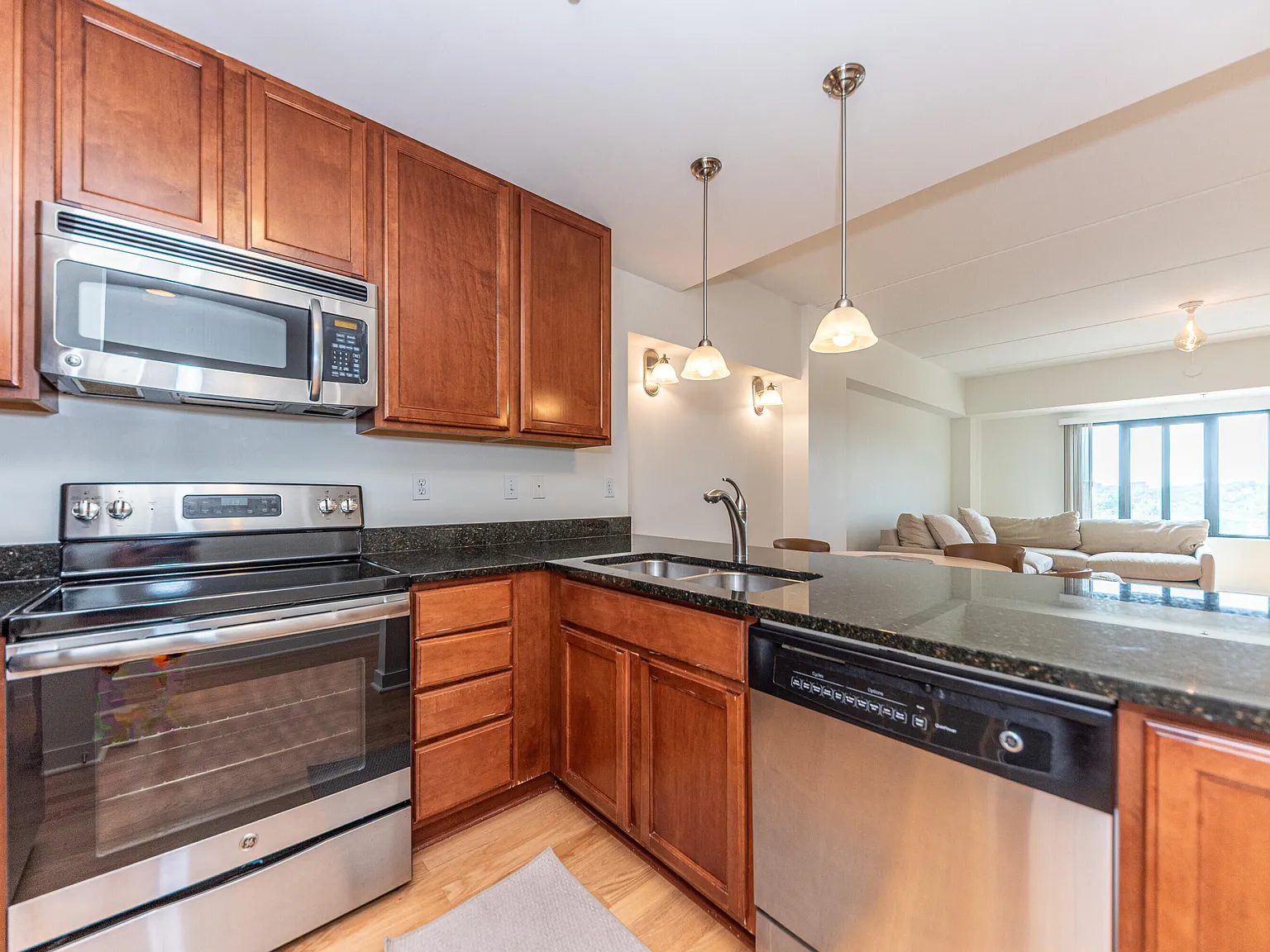 1 bed, 1.0 bath, 927 sqft, $2,800 — Photo 4