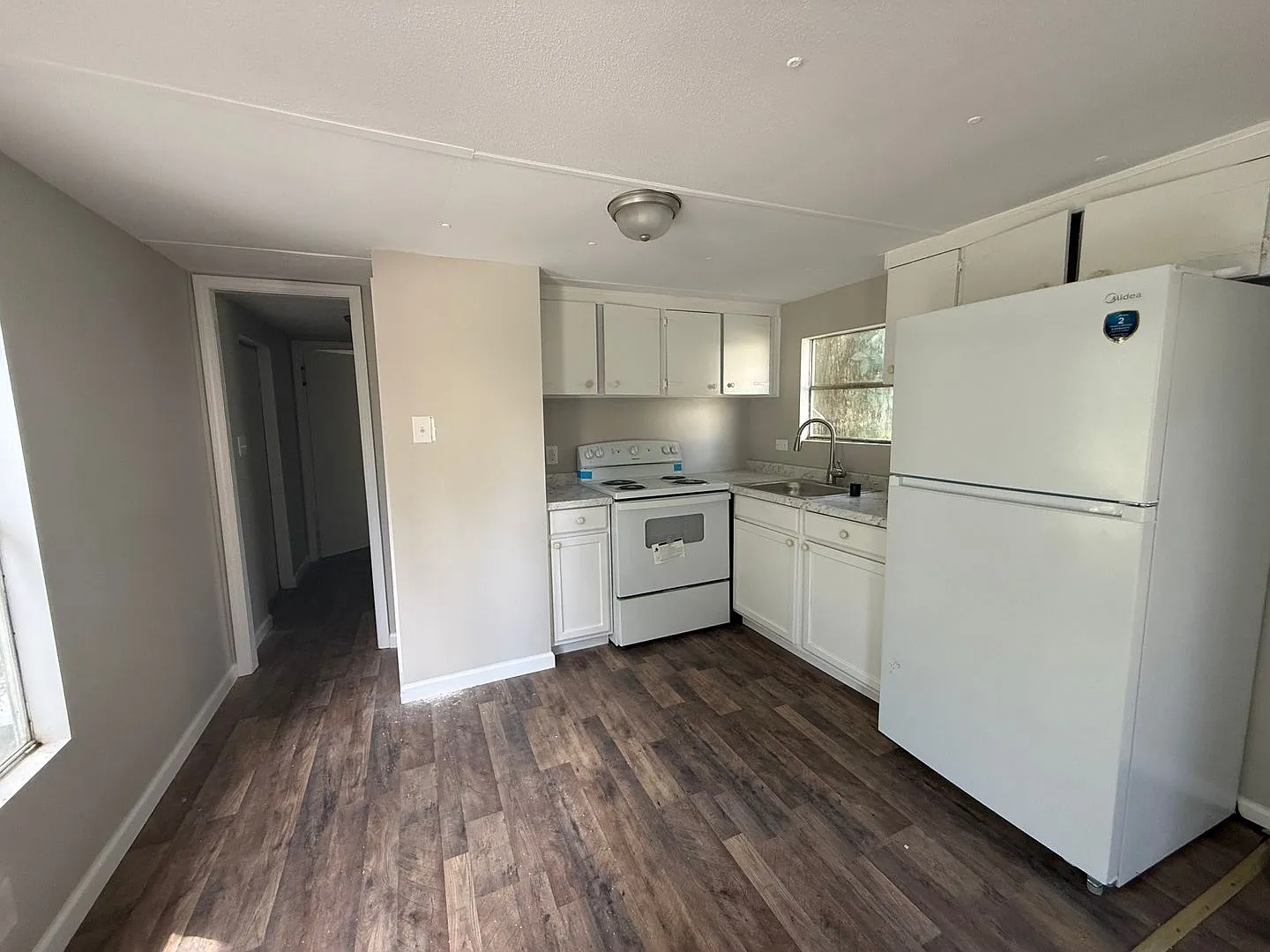 100 Mastin Lake Rd NE — Photo 4