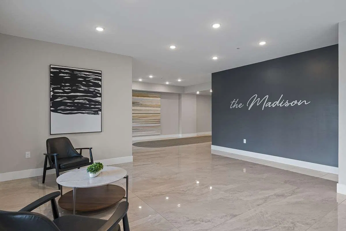 The Madison Bedford Apartments — Photo 4