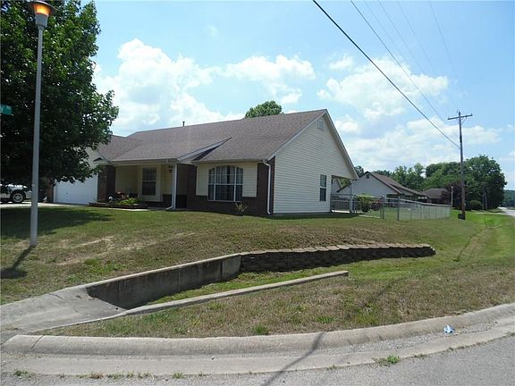 2nd image of 2286 Cottonwood Ave