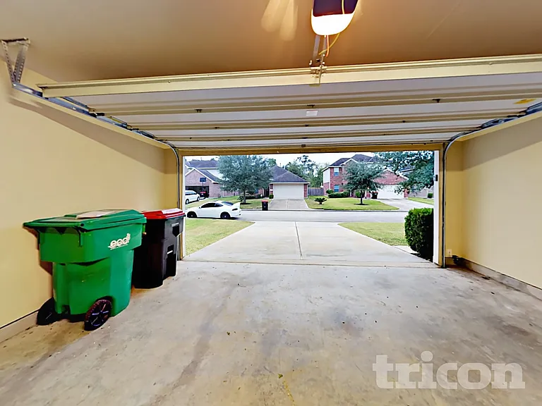10338 Whisper Bluff Dr — Photo 25