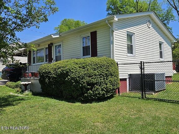 4th image of 2306 Bradshaw Garden Rd