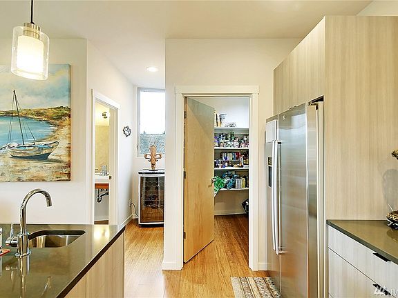 4th image of 6911 Seward Park Ave S