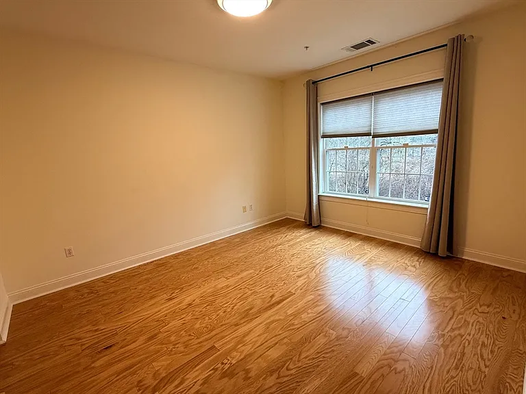 2000 Davenport Ave #2107 — Photo 18