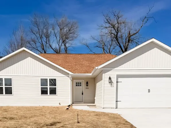 426 Village Ln, Ripon, WI 54971