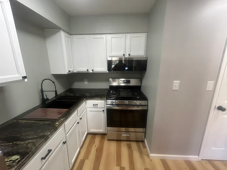 4 S Franklin St #B — Photo 7