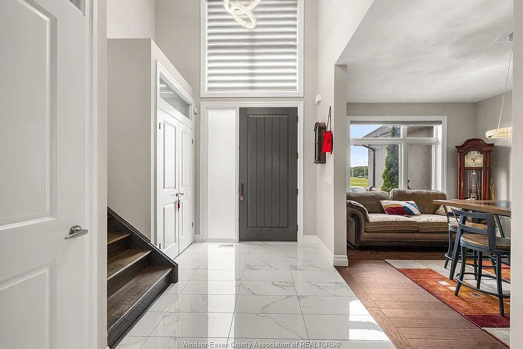 7 bed, 3.5 bath, $3,500 — Photo 3