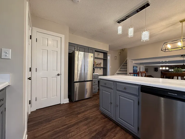 505 Westbrook Dr — Photo 6