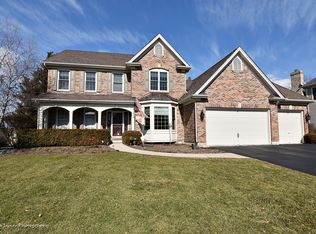 1640 Eagle Brook Dr, Geneva, IL 60134