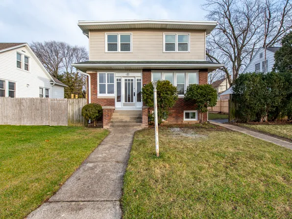 1541 Lincoln St, North Chicago, IL 60064