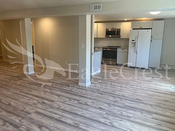 4th image of 1110 S College Ave #1110SCOLLEGE-B