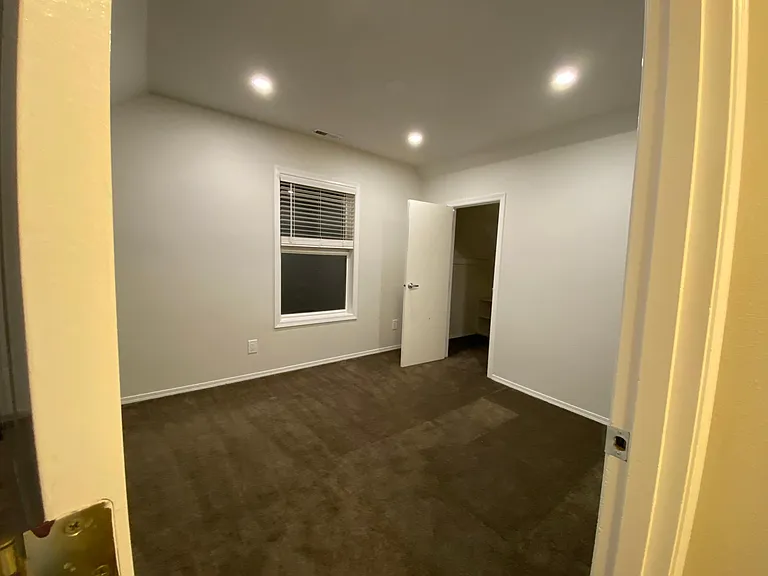 1103 D St — Photo 16