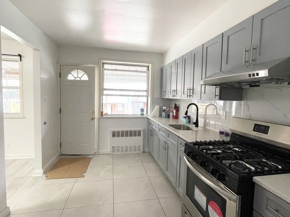 8866 Bay 16 St #2