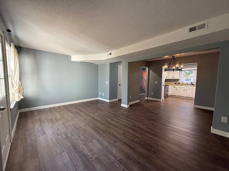 2039 Heritage Pl — Photo 10