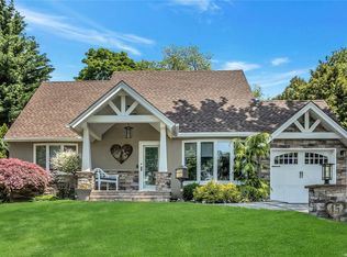 45 Ridge Rd, Farmingdale, NY 11735