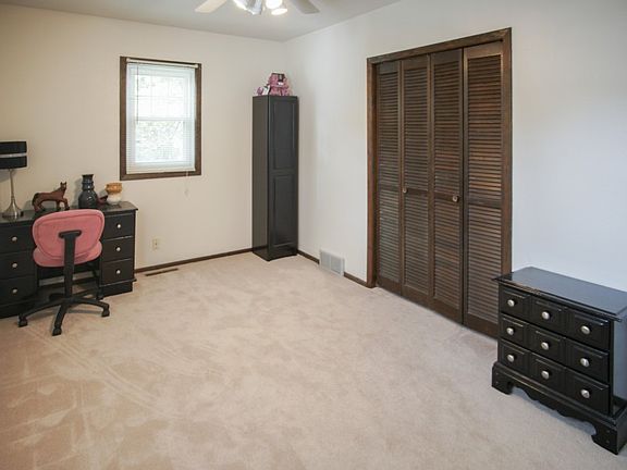 2nd image of 2955 Stone Park Blvd