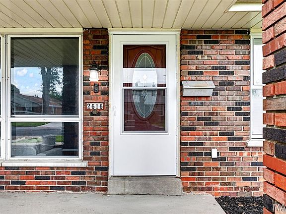 4th image of 2616 Headland Dr