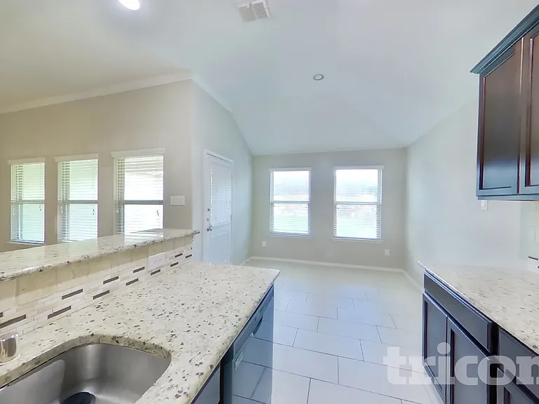 529 Cheyenne Dr — Photo 4