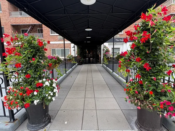 (undisclosed Address), Hartsdale, NY 10530