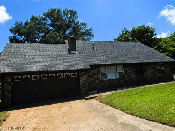 121 Woodbine Ave, Poteau, OK 74953