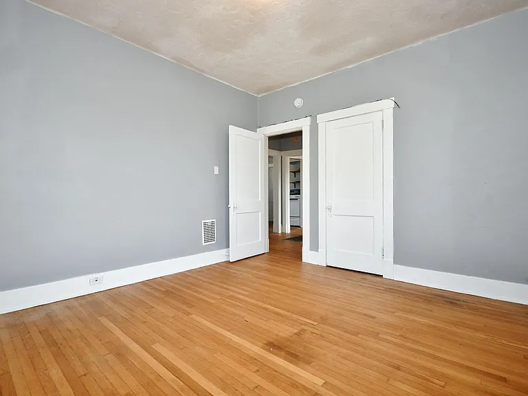 2750 Voelkel Ave — Photo 8