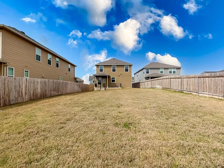 105 Clematis Ct — Photo 27
