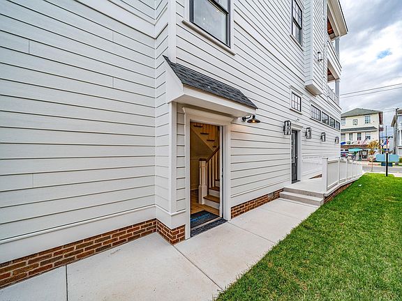 3rd image of 1357 Asbury Ave #2