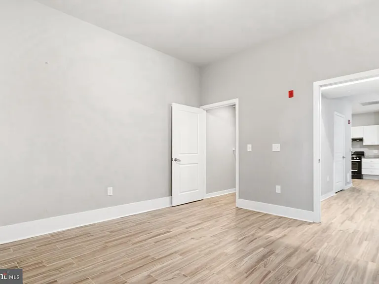 616 S 4th St #GROUND REAR — Photo 3