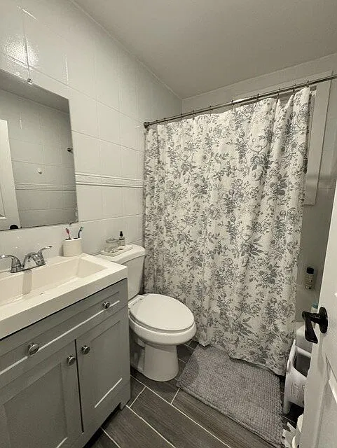 2 bed, 1.0 bath, $2,000 — Photo 2