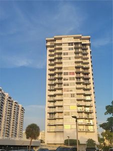 18031 Biscayne Blvd #304-S, North Miami Beach, FL, 33160