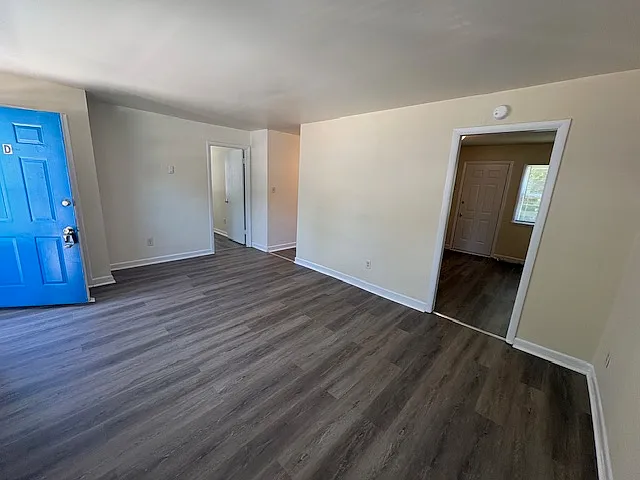 204 Don Eve Ct #D — Photo 2