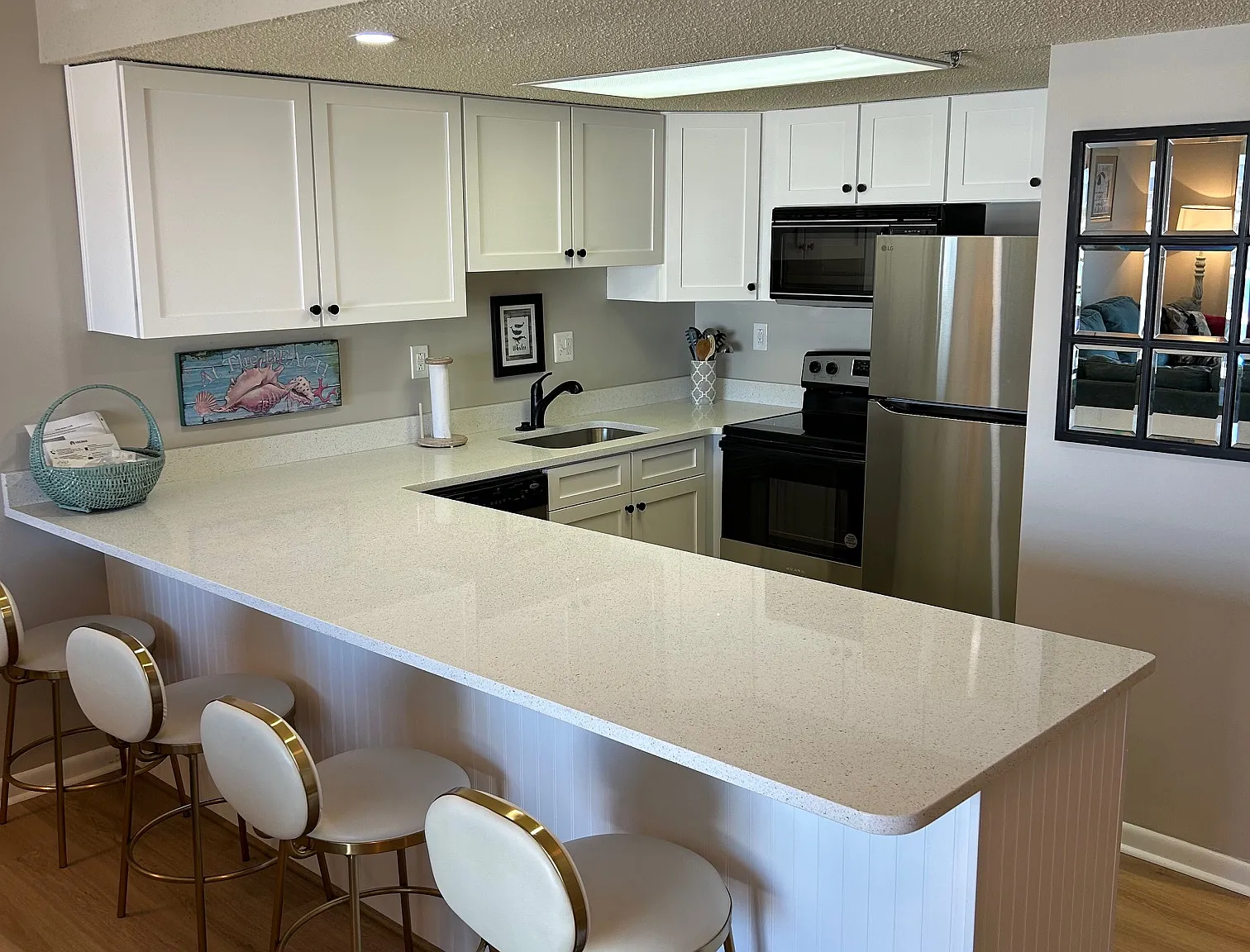 1 bed, 1.5 bath, 750 sqft, $2,000 — Photo 2