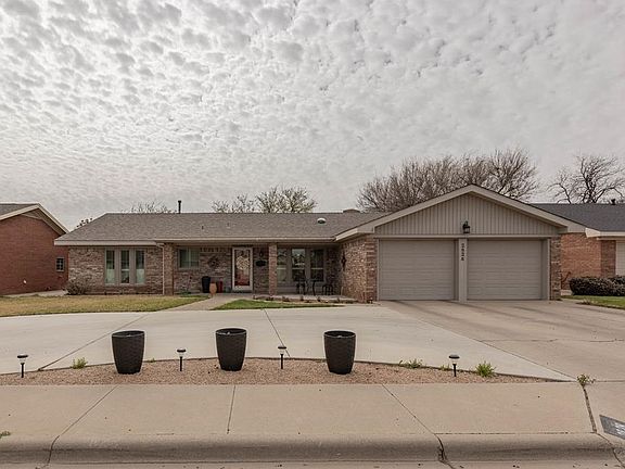 2nd image of 2828 Teakwood Dr