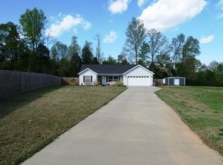 40 Meadowlark Dr, Hartselle, AL 35640