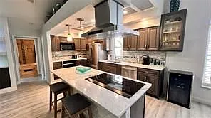5556 Legend Hills Ln — Photo 4