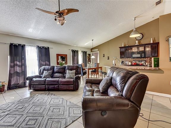 4th image of 2893 Sweet Springs St