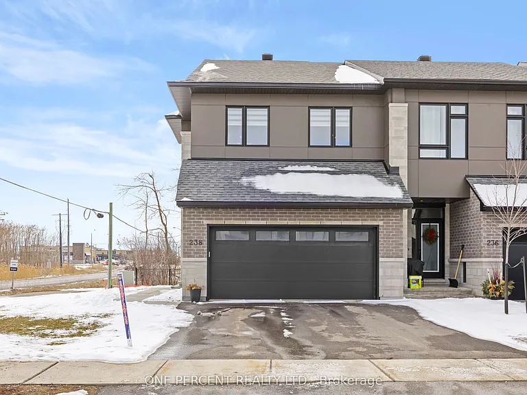 238 Bristol Cres — Photo 1